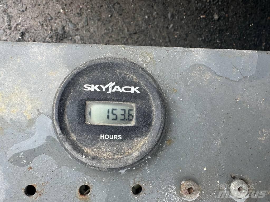 SkyJack SJ 3219 Ollós emelők