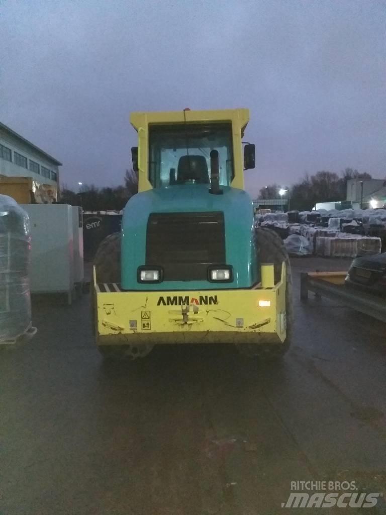 Ammann ASC 130 Ikerdobos hengerek