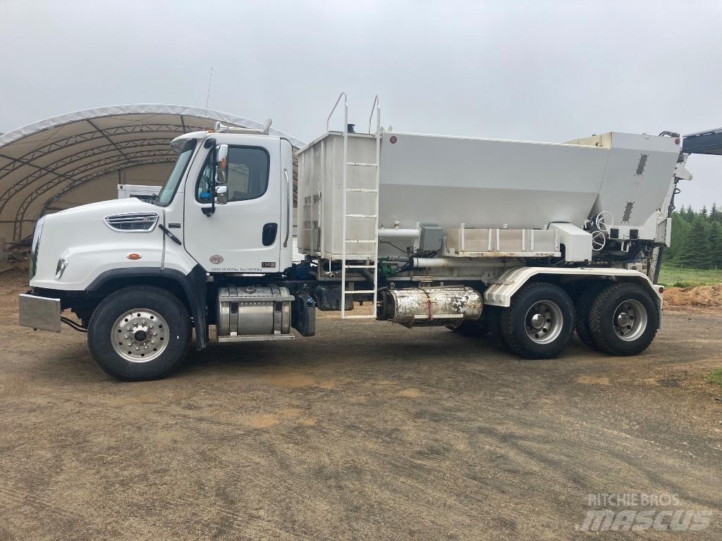 Freightliner SD 114 Betonkeverők/Betonpumpák