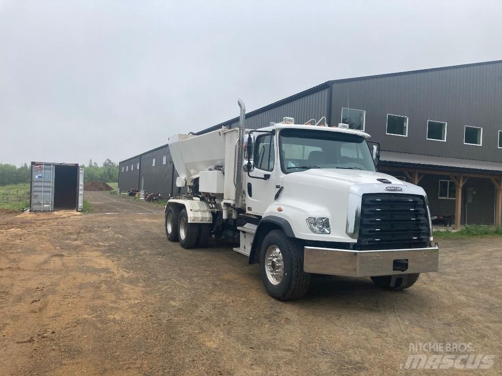Freightliner SD 114 Betonkeverők/Betonpumpák