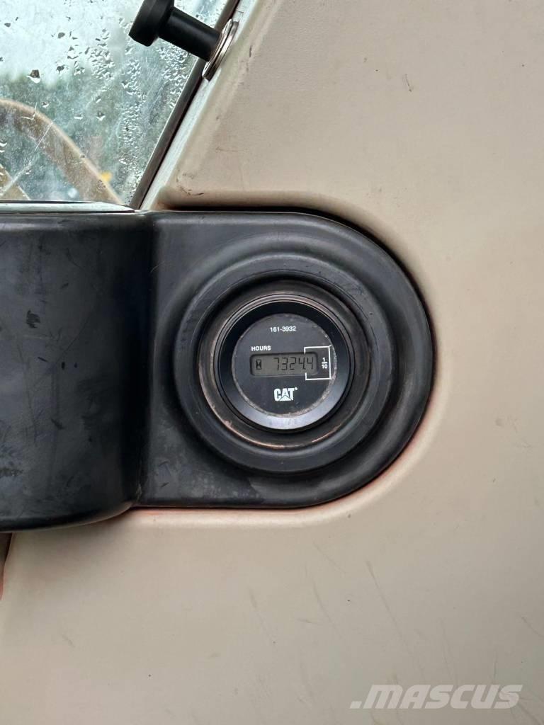 CAT 325 C LN Lánctalpas kotrók