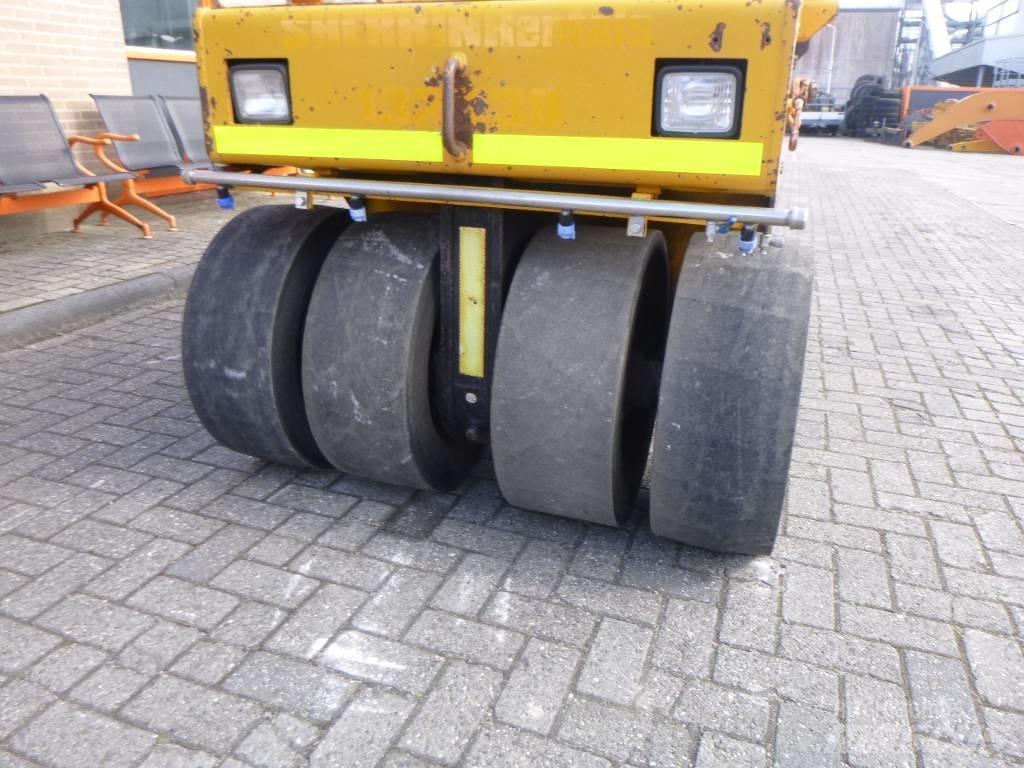 Sakai TS 160 Pneumatikus kerekes hengerek