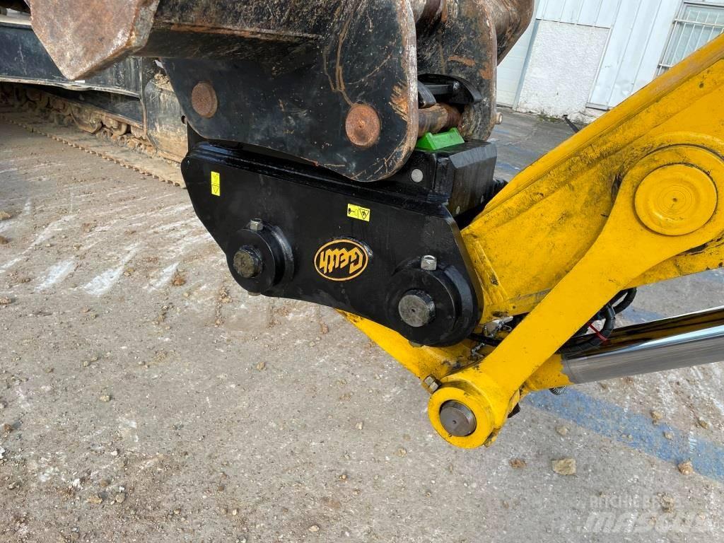 Komatsu PC240LC-11E0 Lánctalpas kotrók