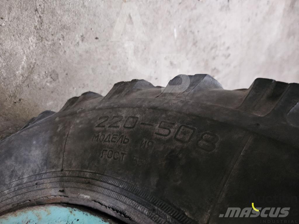 Belarus MTZ 80L Traktorok