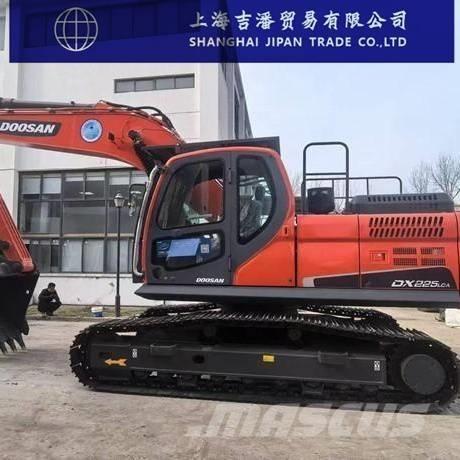 Doosan DX 225 Lánctalpas kotrók