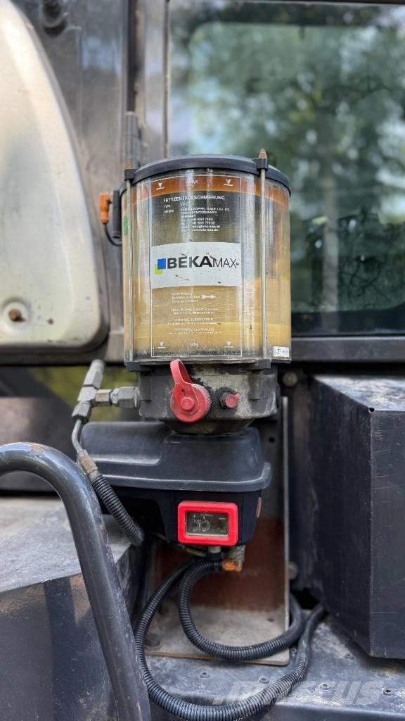 Hitachi ZW 140 Gumikerekes homlokrakodók