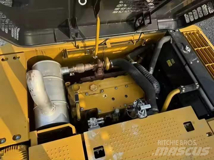 CAT CAT323D2L Közepes (midi) kotrók 7 t - 12 t