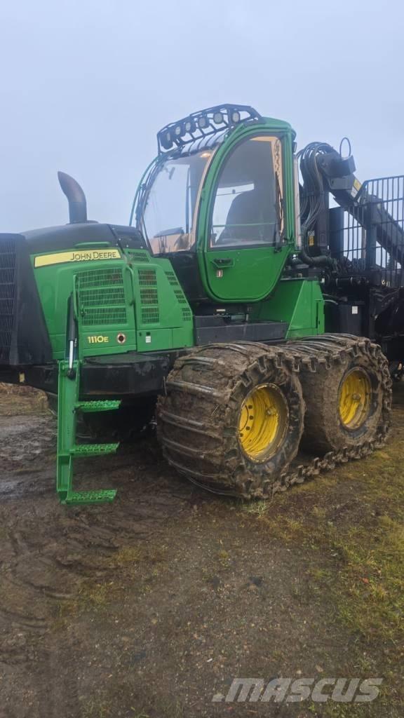 John Deere 1110 E Kihordók