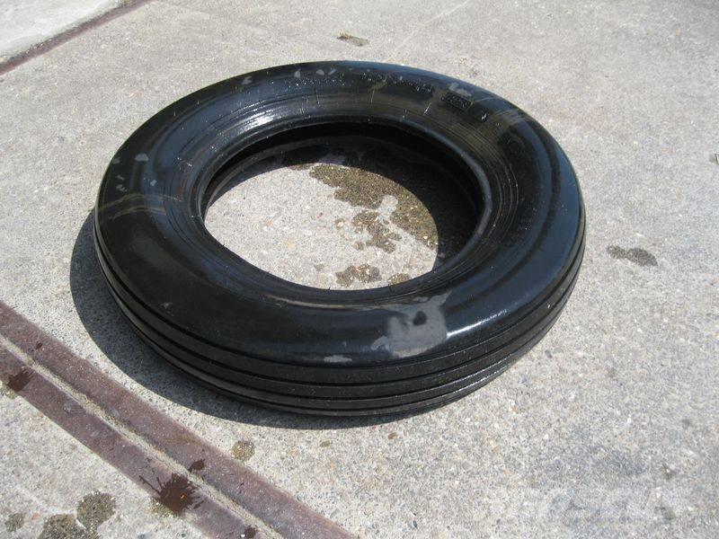 Pirelli 6.00-16 band Gumiabroncsok, kerekek és felnik