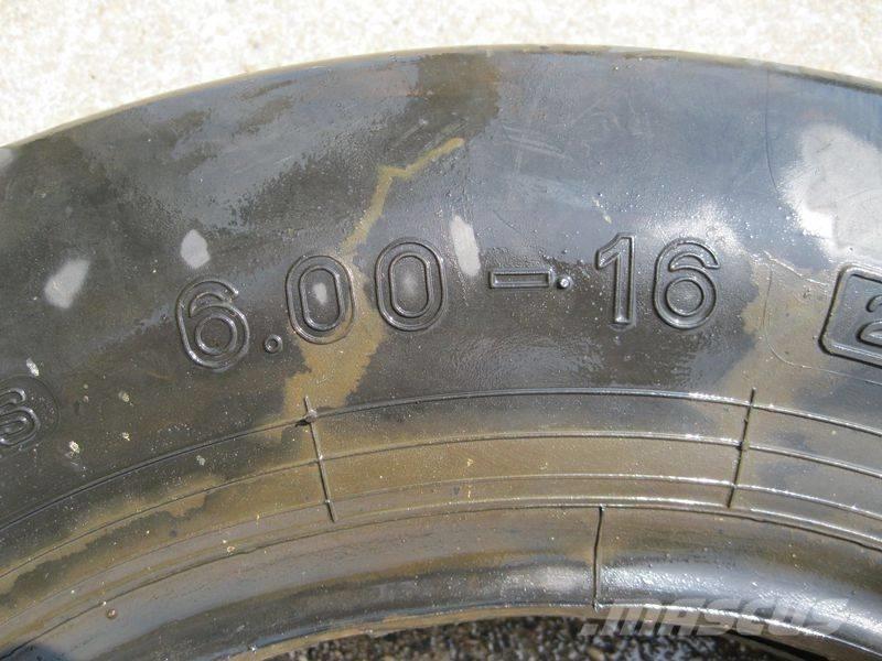 Pirelli 6.00-16 band Gumiabroncsok, kerekek és felnik