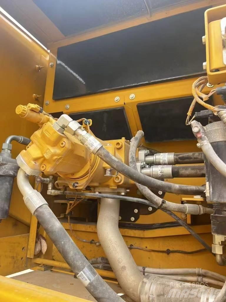 CAT 336GC Lánctalpas kotrók