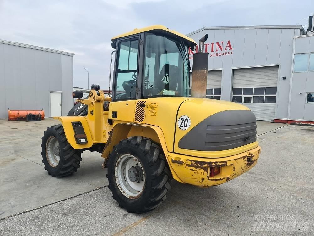 Volvo L 40 B Gumikerekes homlokrakodók