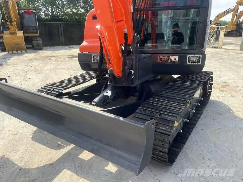 Doosan DX 60-9 C Közepes (midi) kotrók 7 t - 12 t