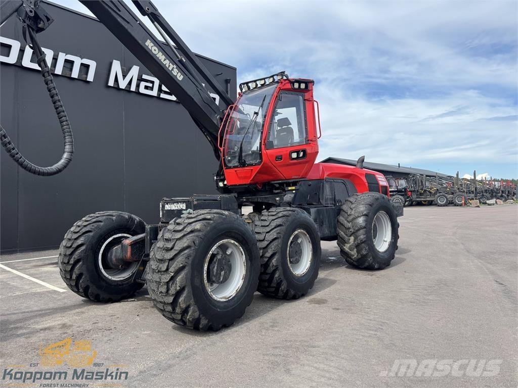 Komatsu 951 Betakarítók