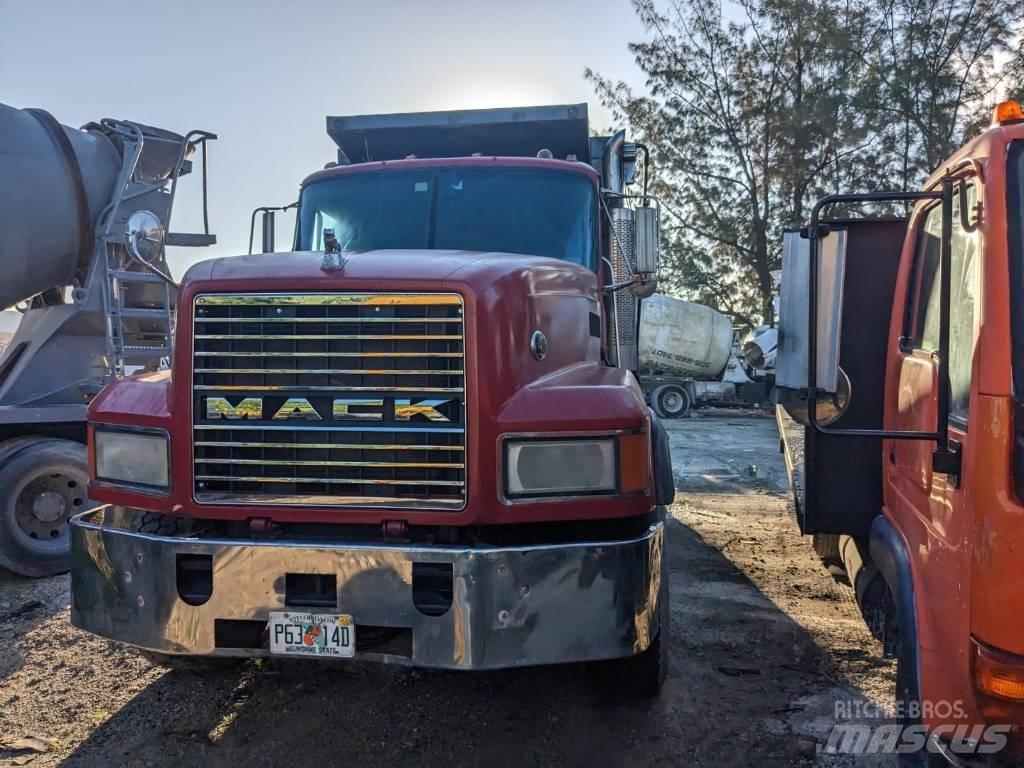 Mack CL 713 Billenő teherautók