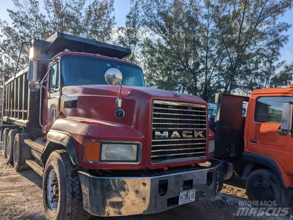 Mack CL 713 Billenő teherautók