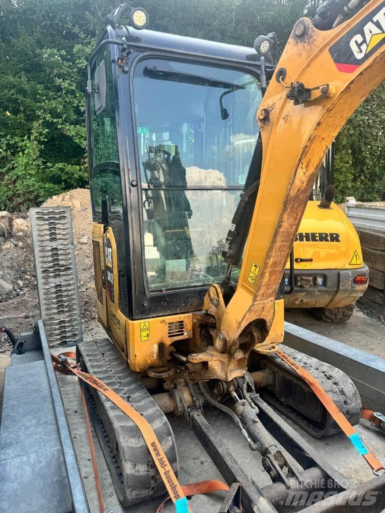 CAT 301.8 Mini kotrók < 7t