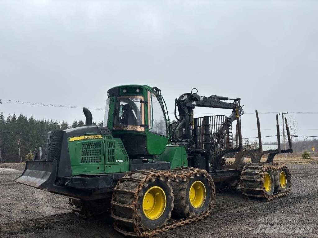 John Deere 1210 E Kihordók