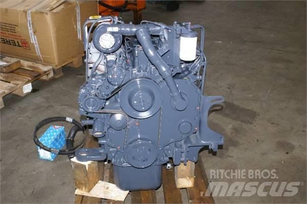 Komatsu S6D102E Motorok
