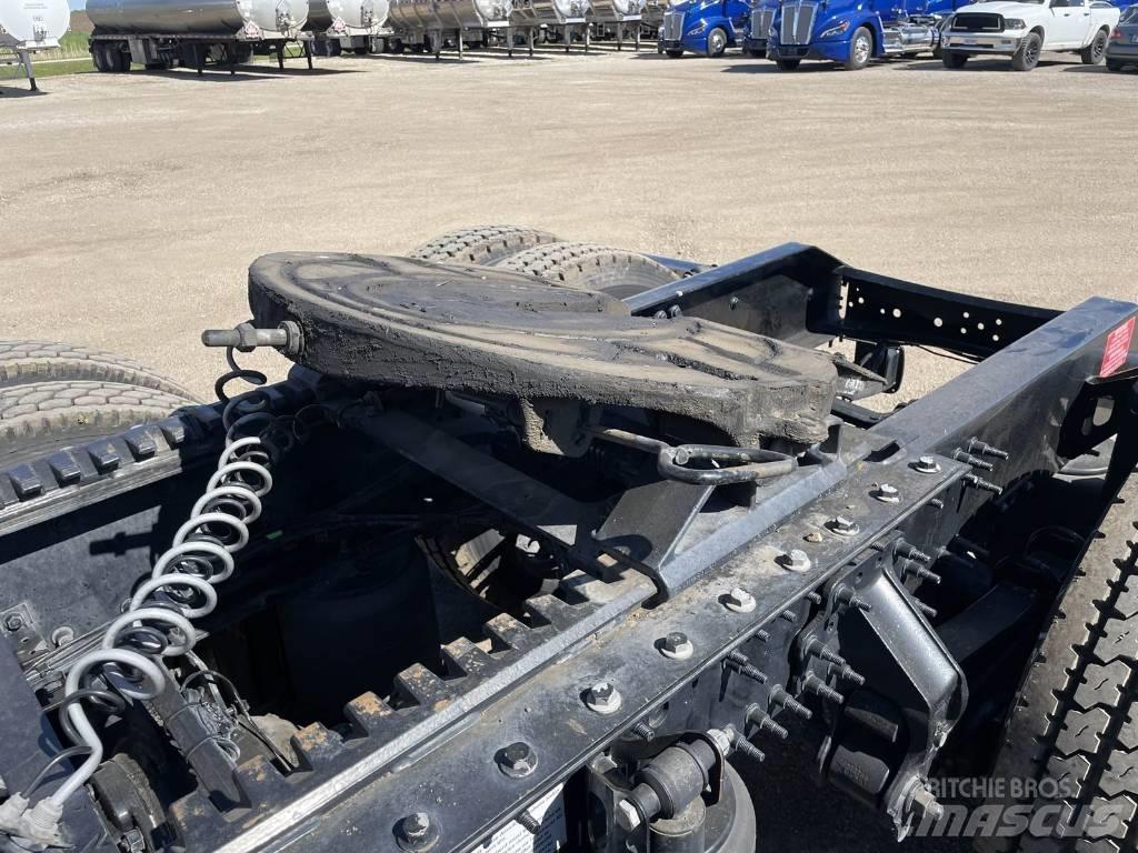 Volvo VNL 740 Nyergesvontatók
