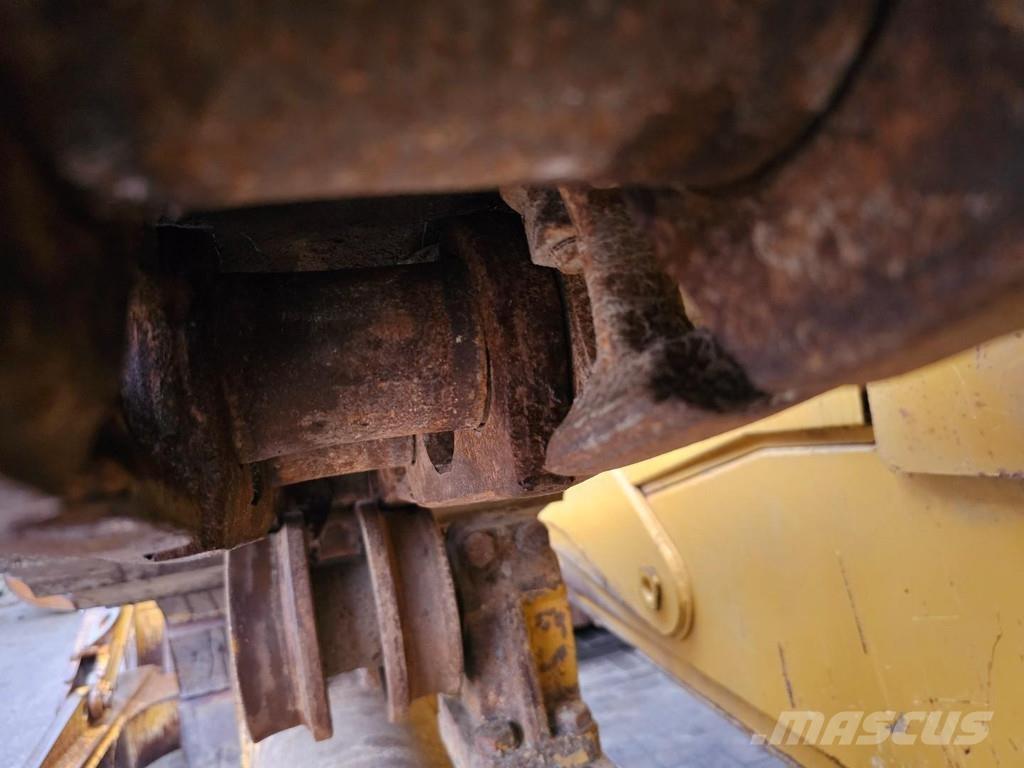 CAT D6T lánctalpas dózerek