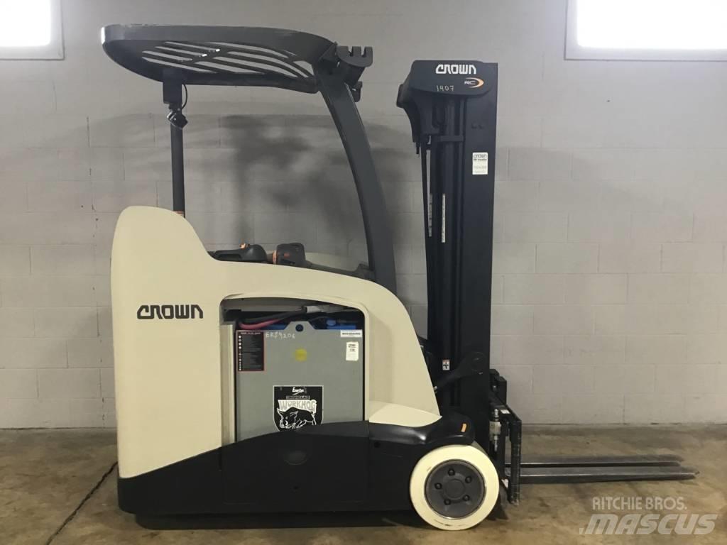 Crown RC5555-40 Elektromos gyalogkíséretű targoncák
