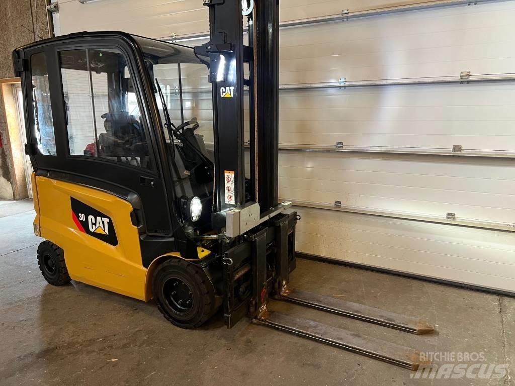 CAT EP30CN Elektromos targoncák