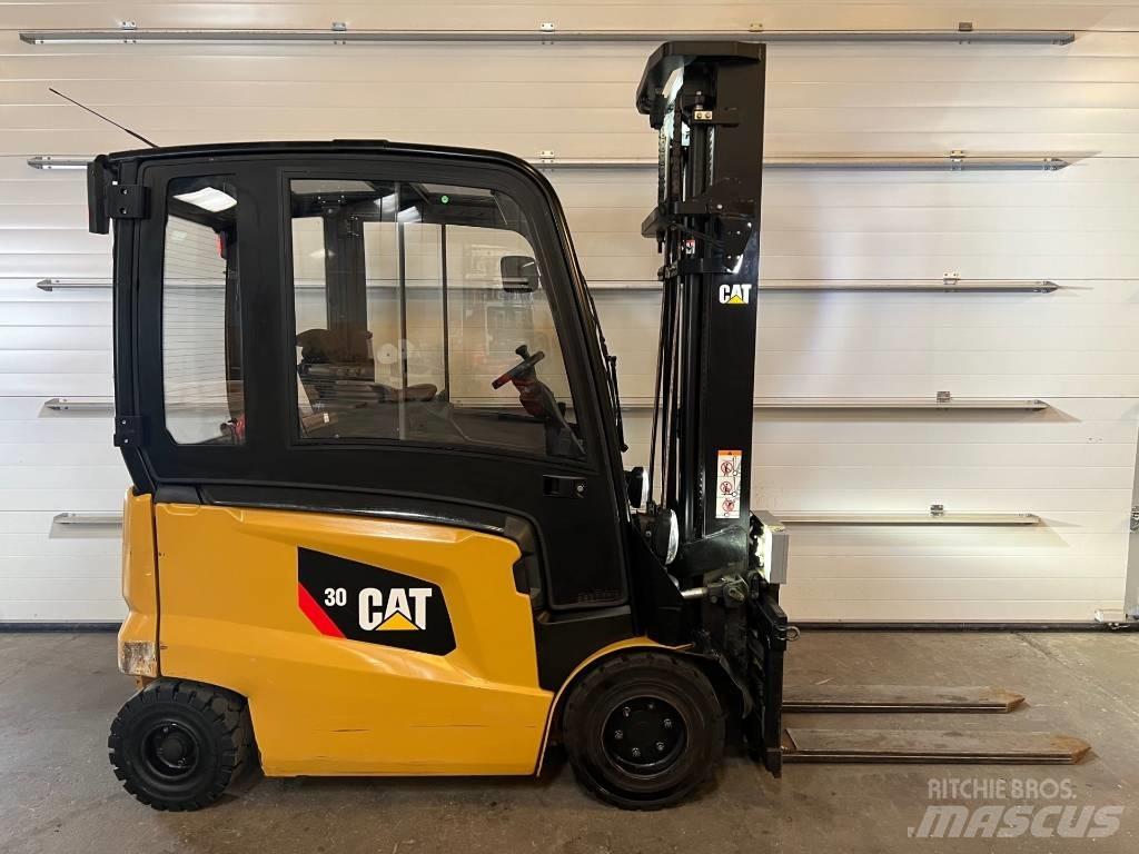 CAT EP30CN Elektromos targoncák