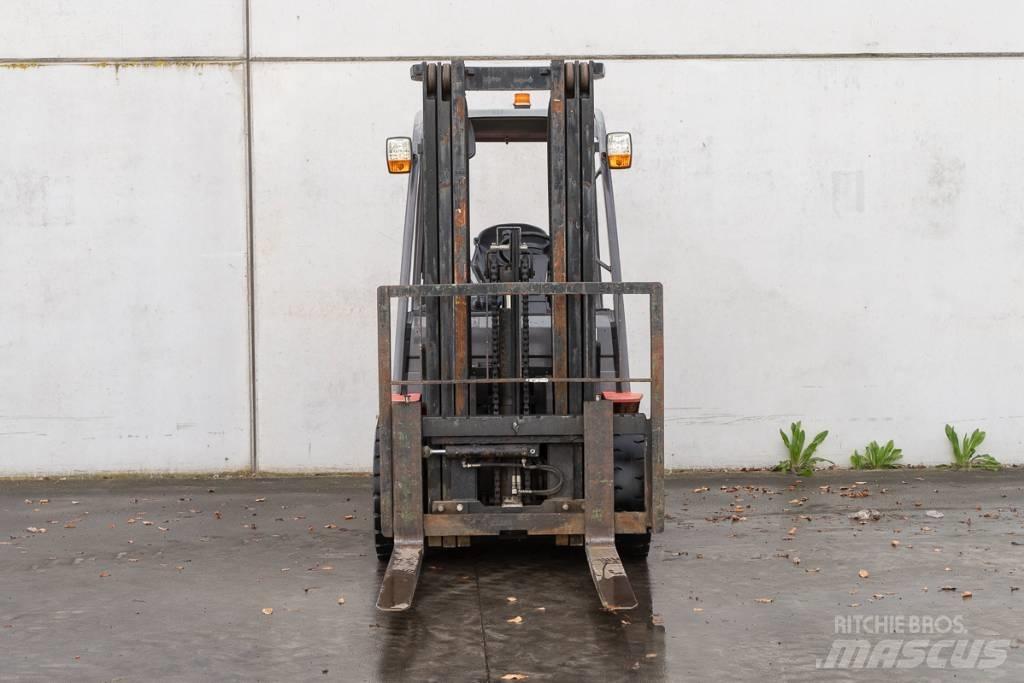 Manitou MI 30 D Dízel targoncák