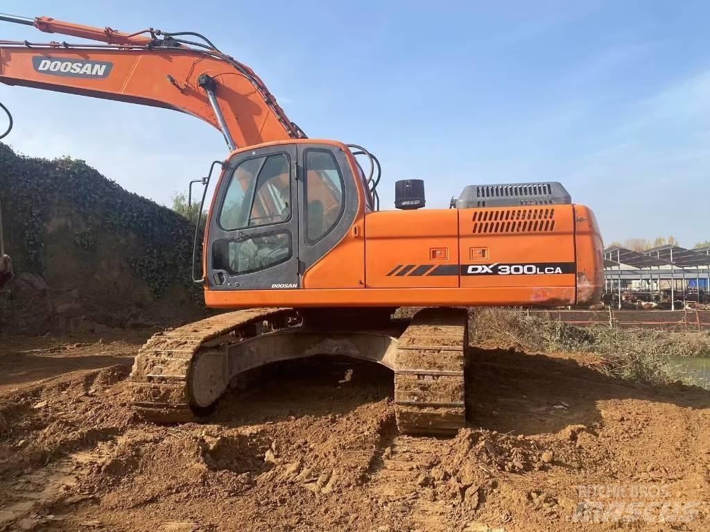 Doosan DX 300 LC Lánctalpas kotrók