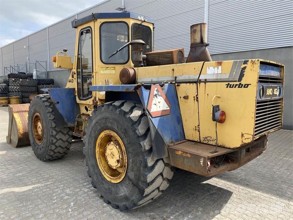 Hanomag 44D Gumikerekes homlokrakodók