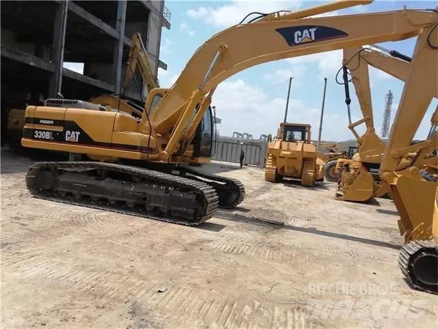 CAT 330 B L Lánctalpas kotrók