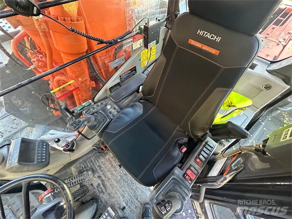 Hitachi ZX 170W-3 Gumikerekes kotrók