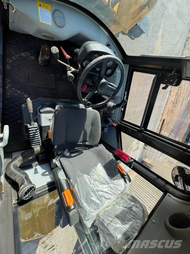 HZM 825 Gumikerekes homlokrakodók