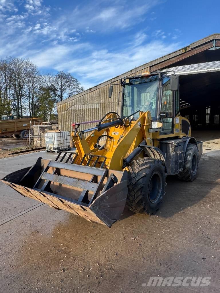 HZM 825 Gumikerekes homlokrakodók