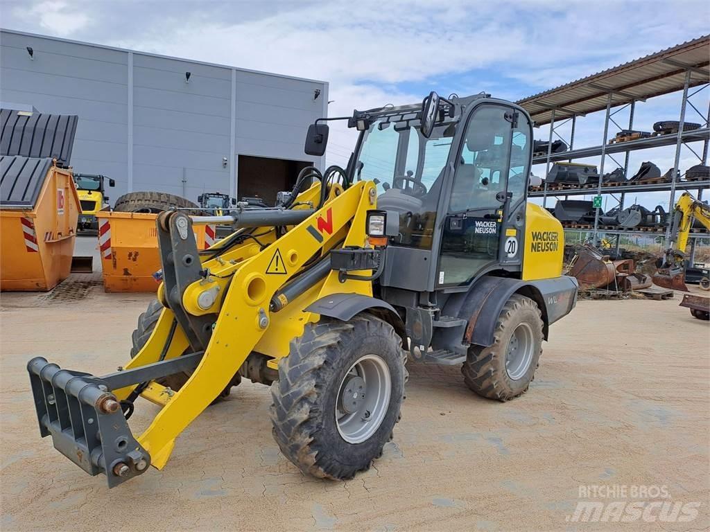 Wacker Neuson WL60 Gumikerekes homlokrakodók