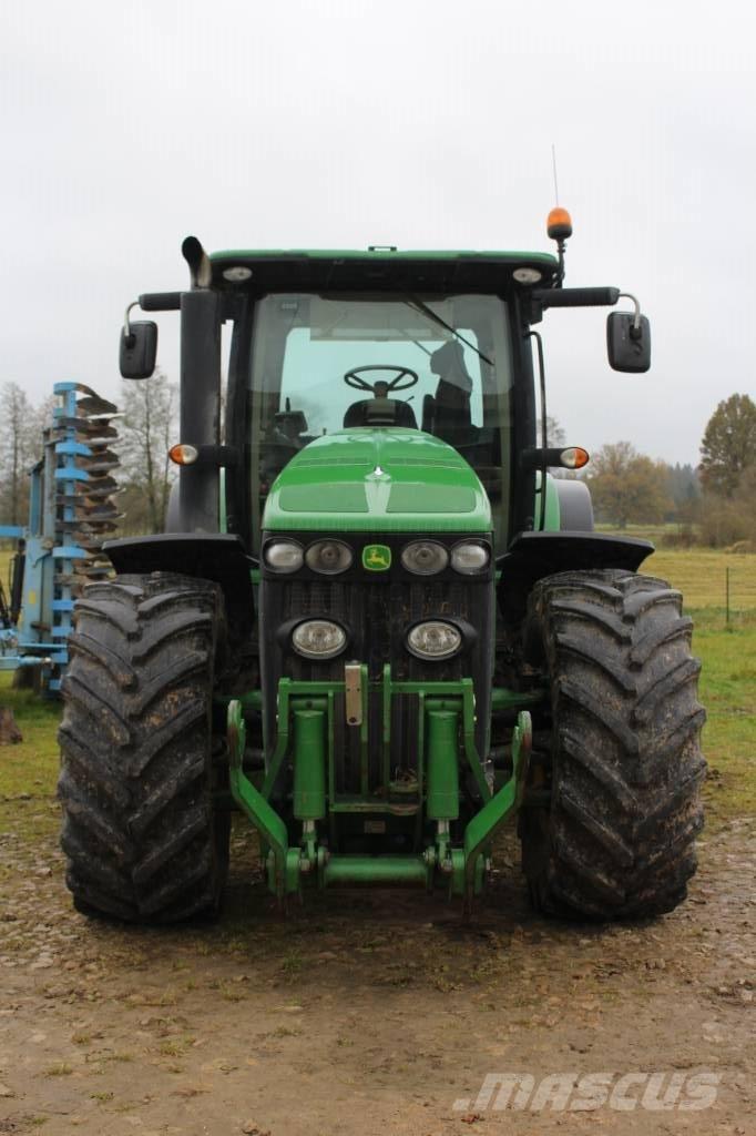 John Deere 8245 R Traktorok