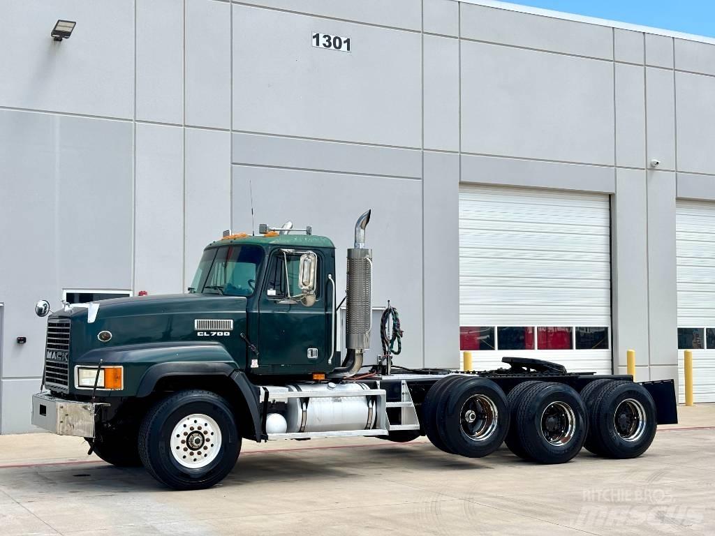 Mack CL 713 Nyergesvontatók