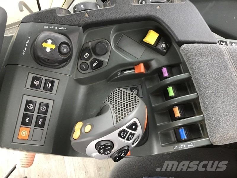 CLAAS Axion 830 Traktorok