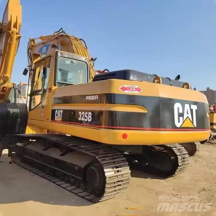 CAT CAT323B Közepes (midi) kotrók 7 t - 12 t