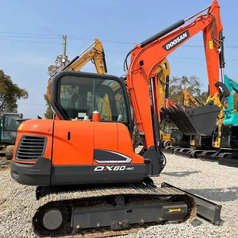 Doosan 60 Lánctalpas kotrók
