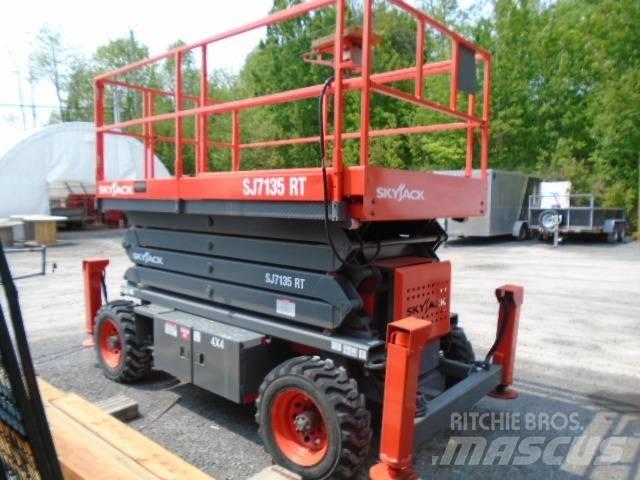 SkyJack SJ 7135 RT Ollós emelők