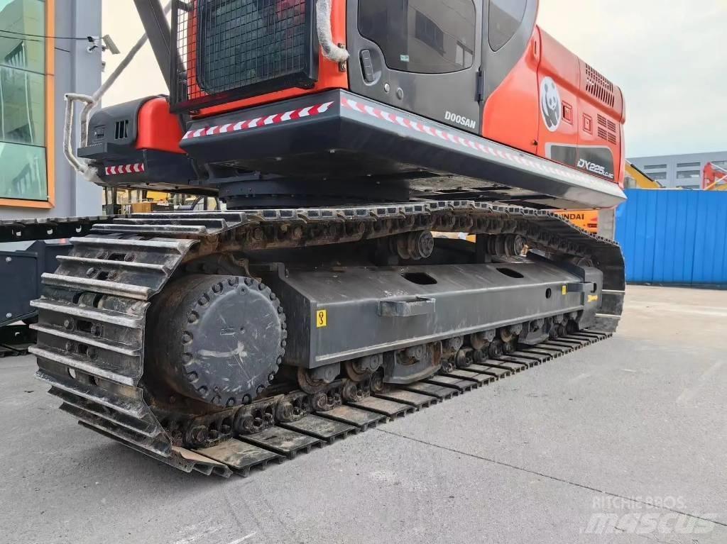 Doosan DX225LC-9C Lánctalpas kotrók