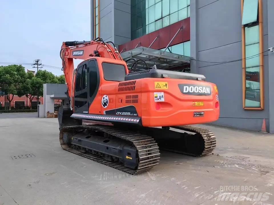 Doosan DX225LC-9C Lánctalpas kotrók