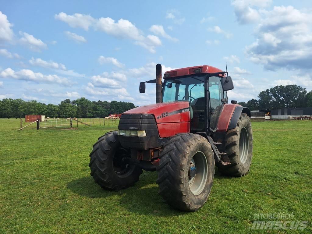 CASE MX135 Traktorok