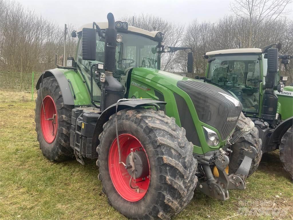 Fendt 933 Vario Traktorok