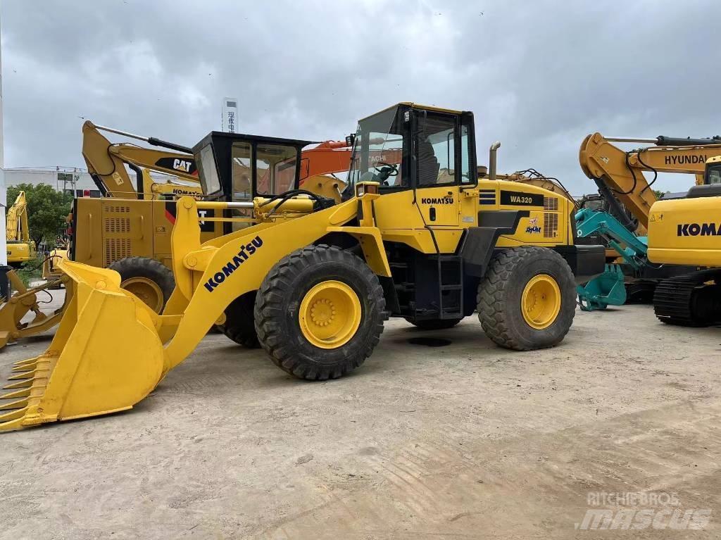 Komatsu WA 320-5 Gumikerekes homlokrakodók