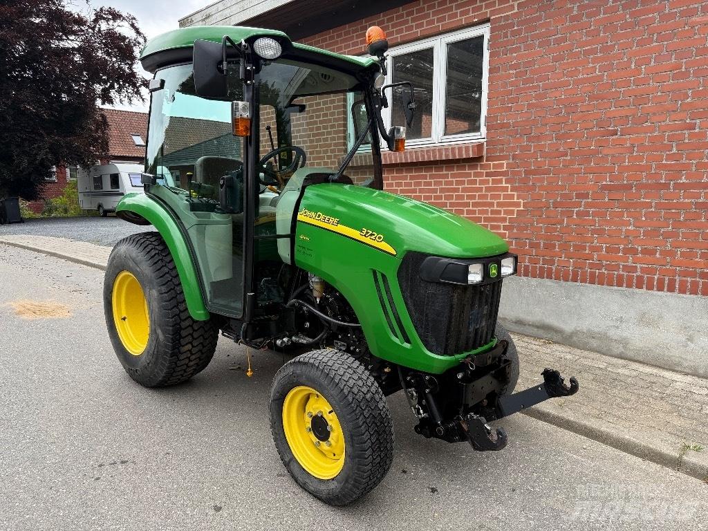 John Deere 3720 Kompakt traktorok