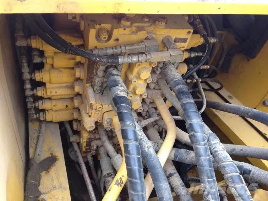 Komatsu pc220-7 Lánctalpas kotrók