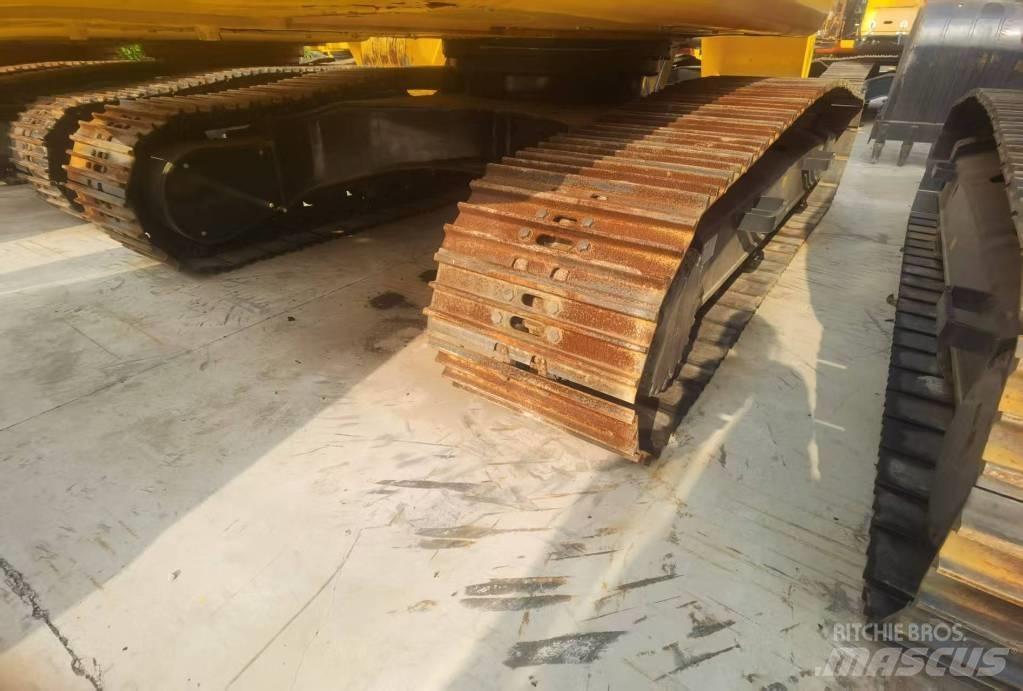 Komatsu PC 220 Lánctalpas kotrók